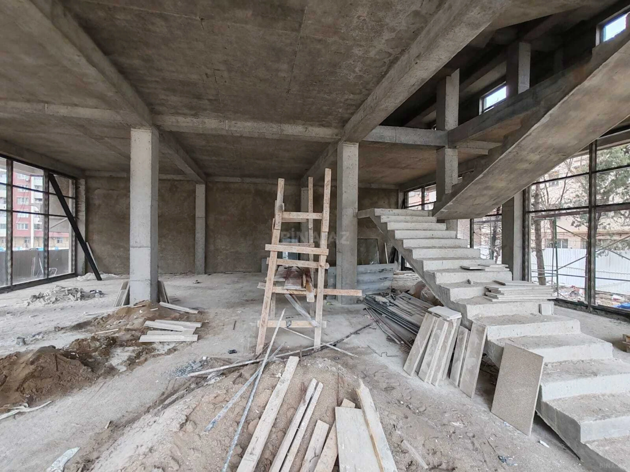 Satılır obyekt 1200 m²