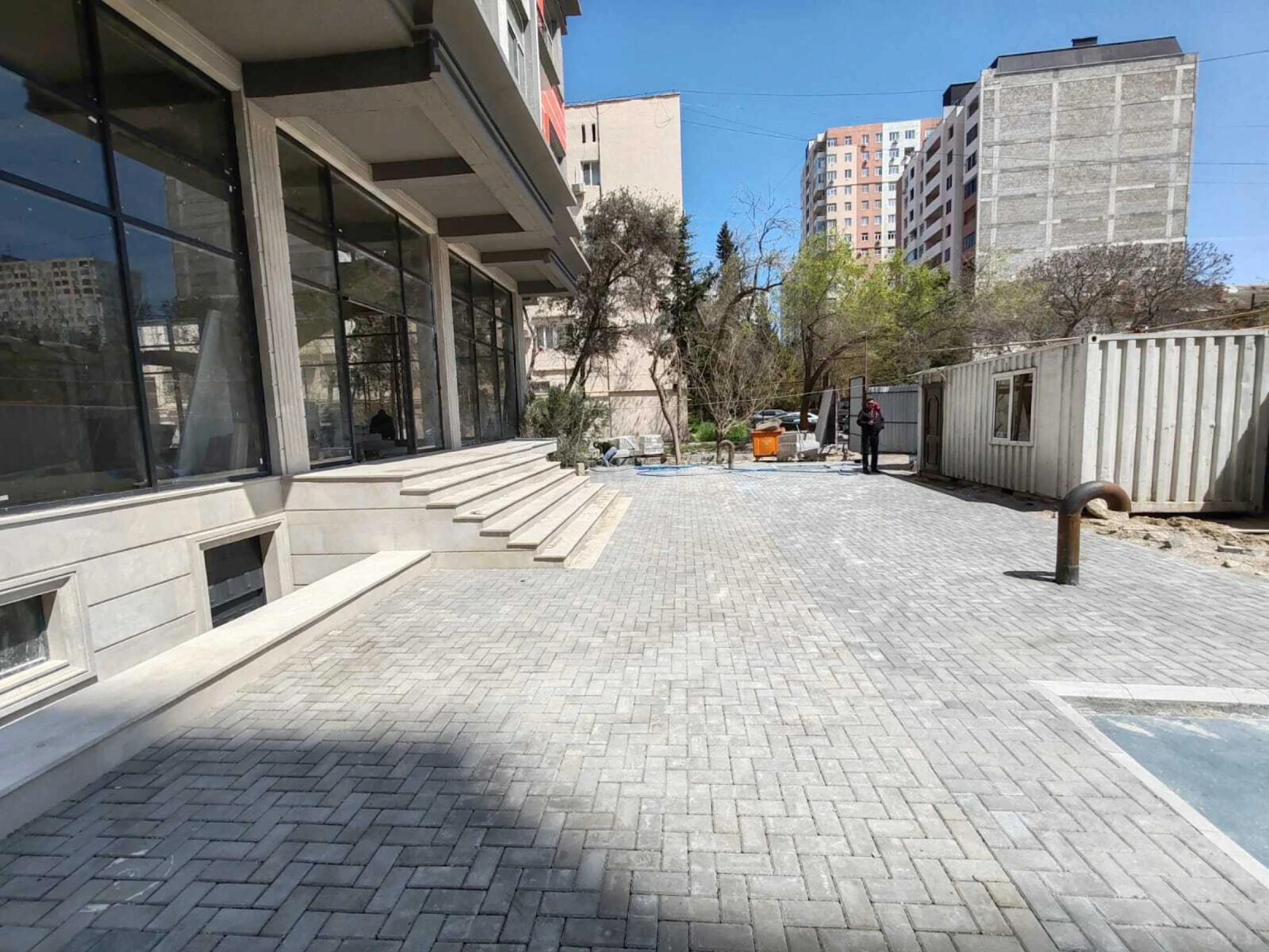 Satılır obyekt 1200 m²