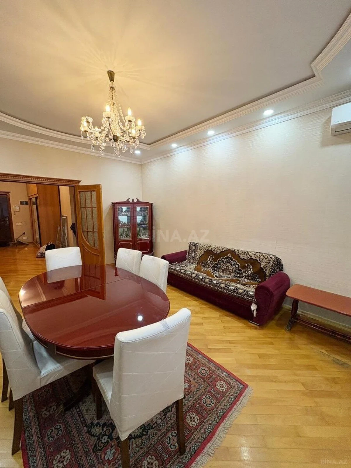 Kirayə verilir 4 otaqlı mənzil 160 m²