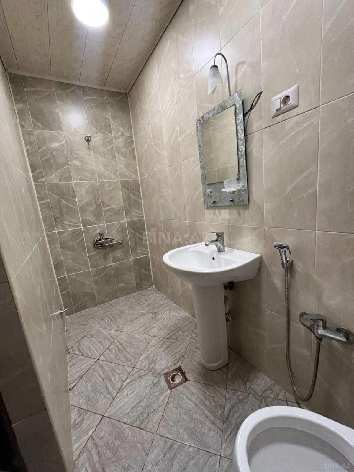 Satılır 3 otaqlı mənzil 106 m²