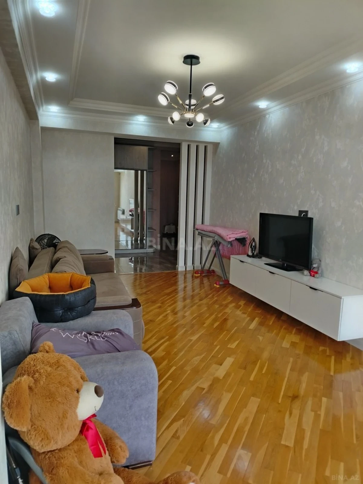 Satılır 2 otaqlı mənzil 98 m²