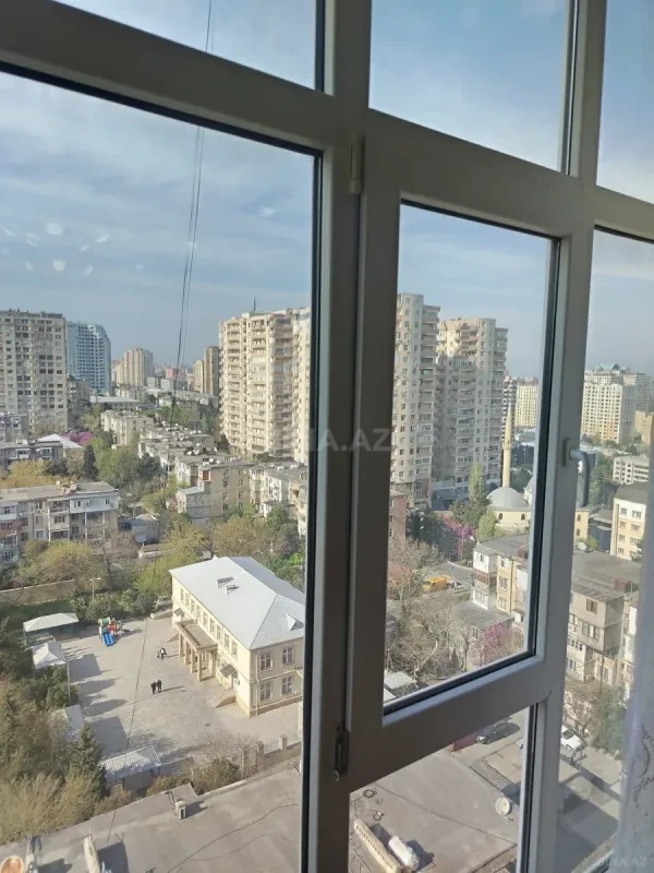 Satılır 2 otaqlı mənzil 98 m²