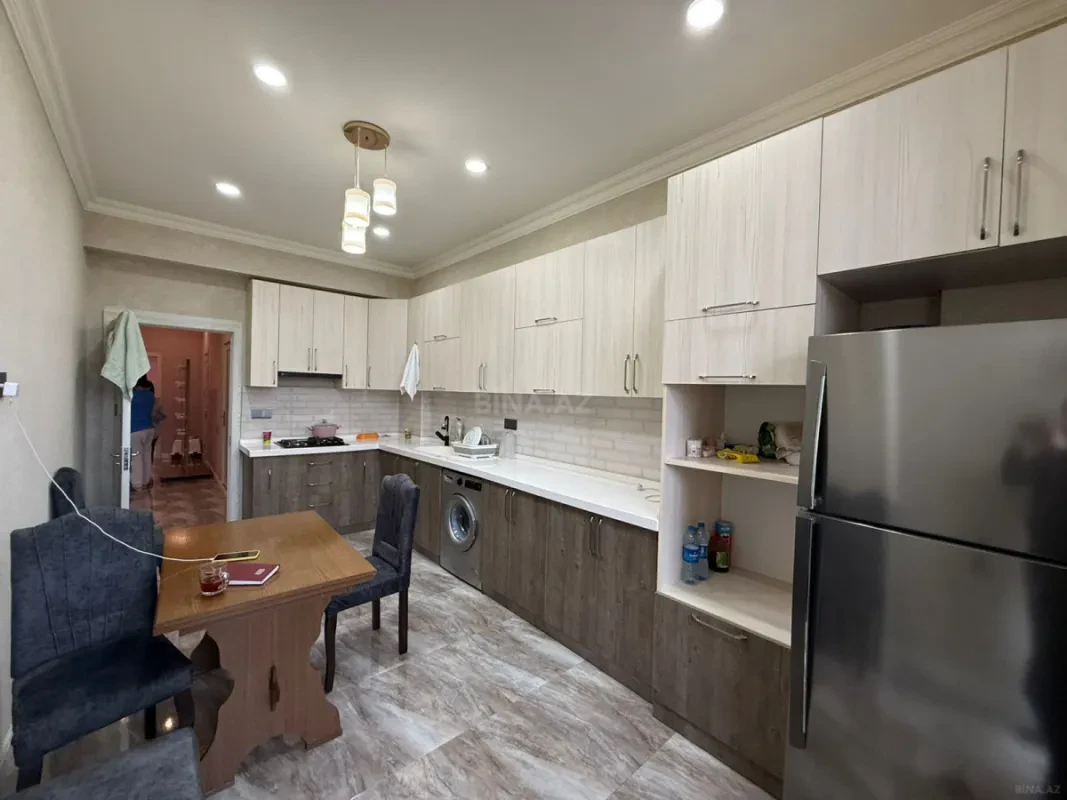 Satılır 2 otaqlı mənzil 98 m²