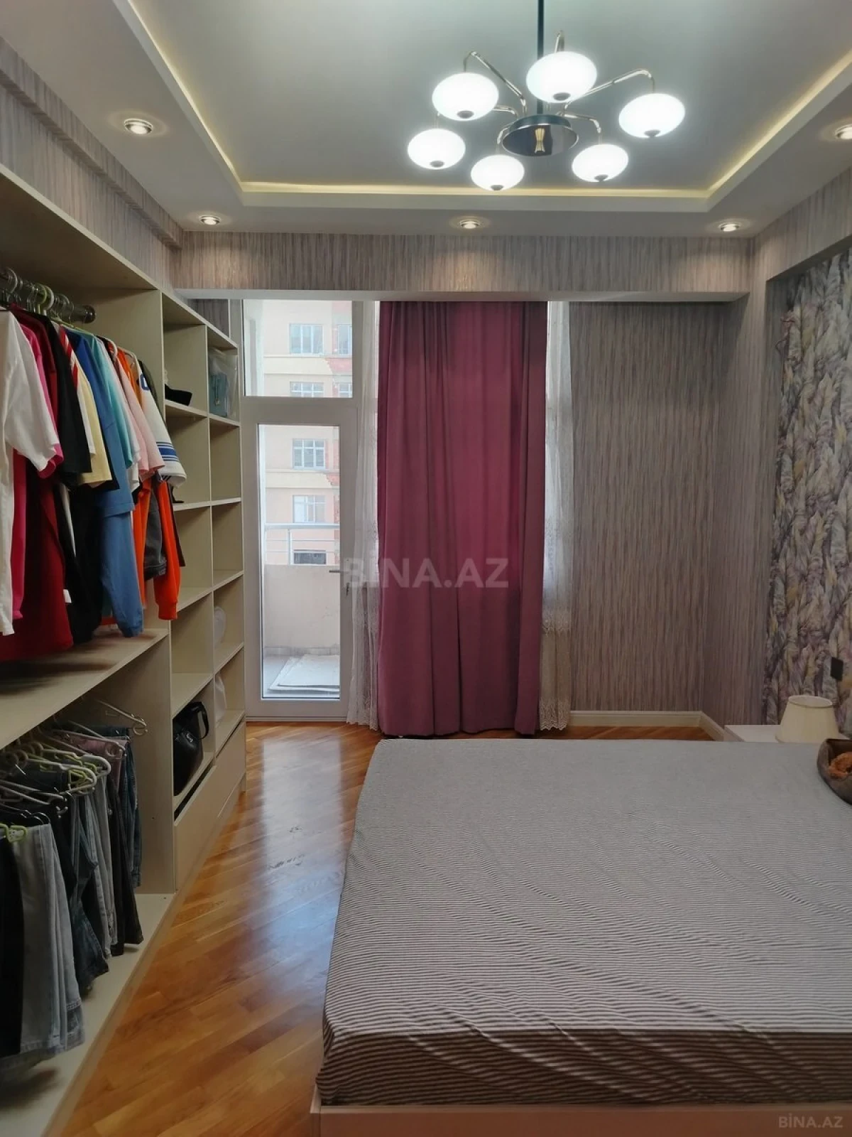 Satılır 2 otaqlı mənzil 98 m²