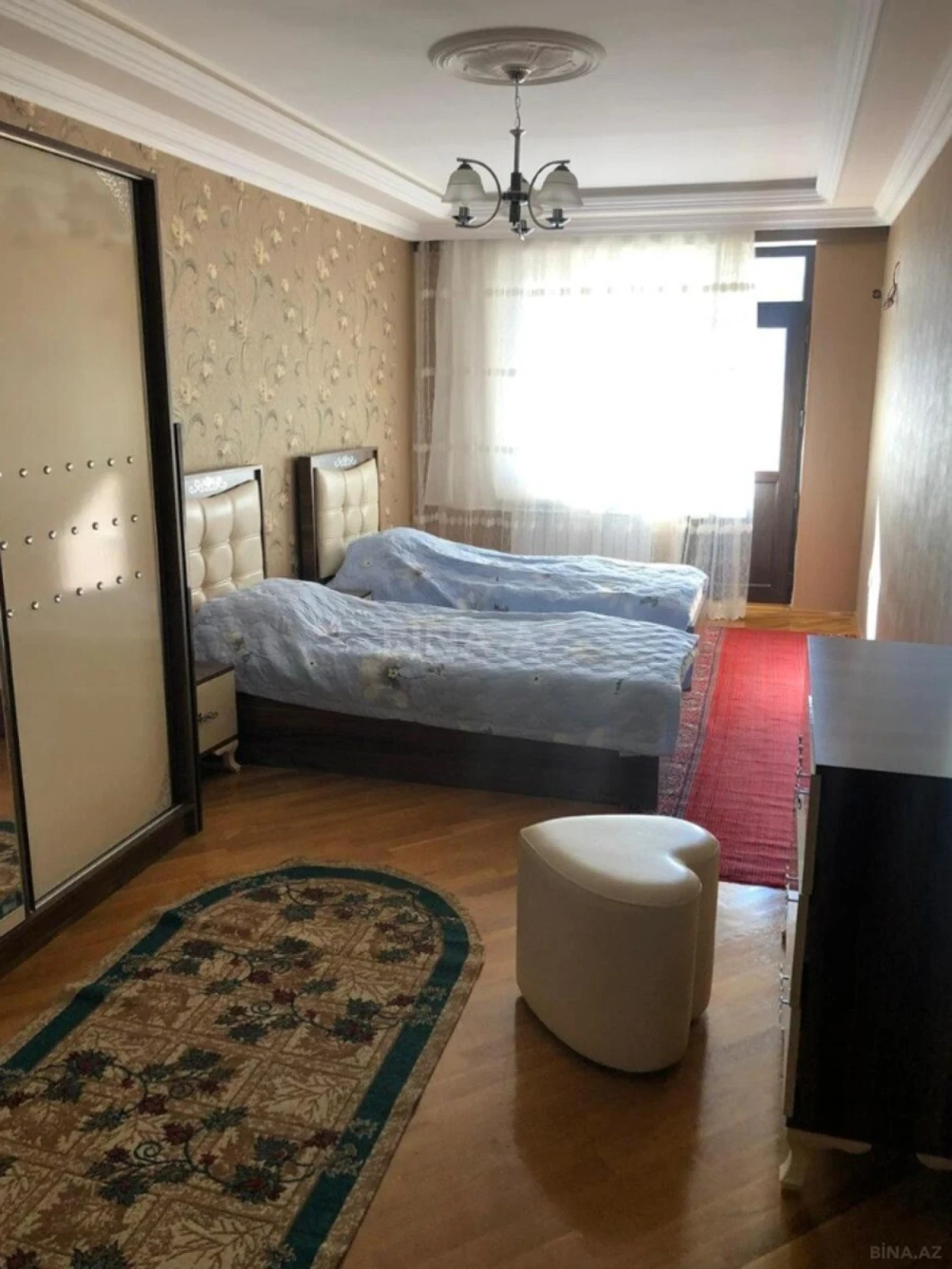 Kirayə verilir 3 otaqlı mənzil 160 m²