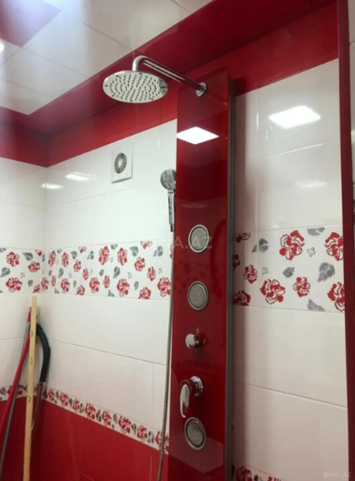 Kirayə verilir 3 otaqlı mənzil 160 m²