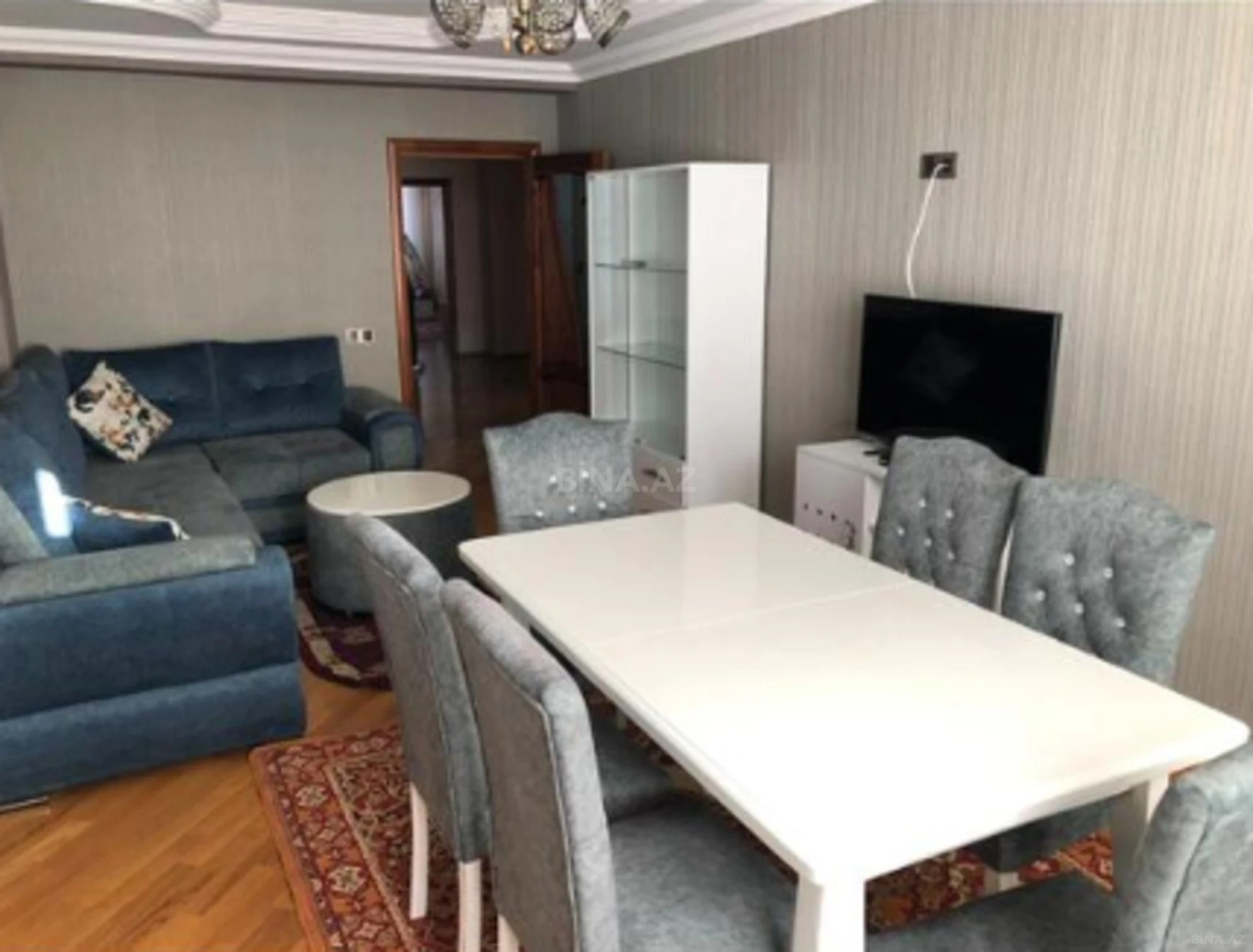 Kirayə verilir 3 otaqlı mənzil 160 m²