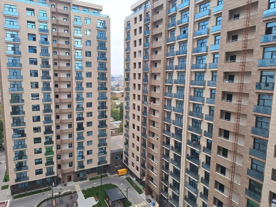 Satılır 2 otaqlı mənzil 70.8 m²
