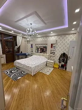 Satılır 3 otaqlı mənzil 137 m²