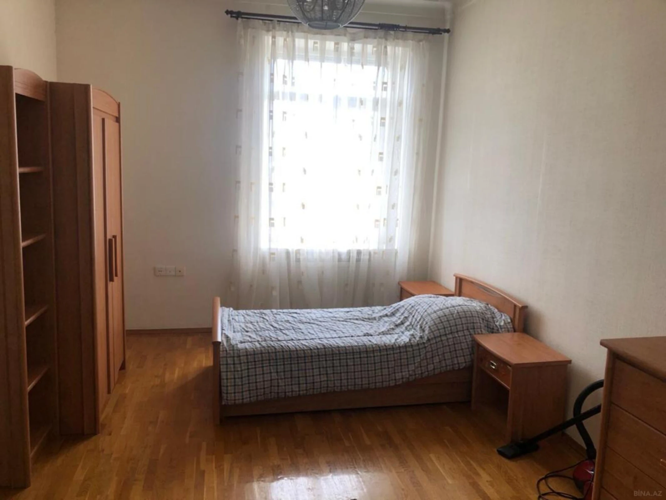 Kirayə verilir 5 otaqlı mənzil 160 m²