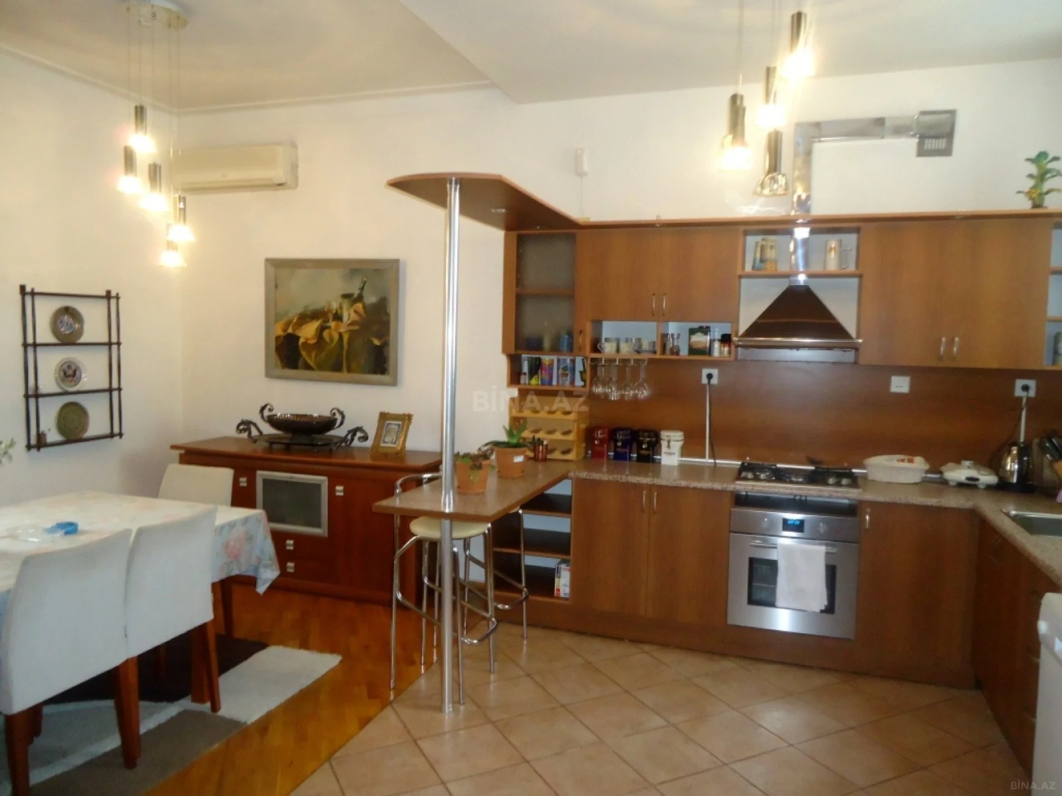 Kirayə verilir 5 otaqlı mənzil 160 m²