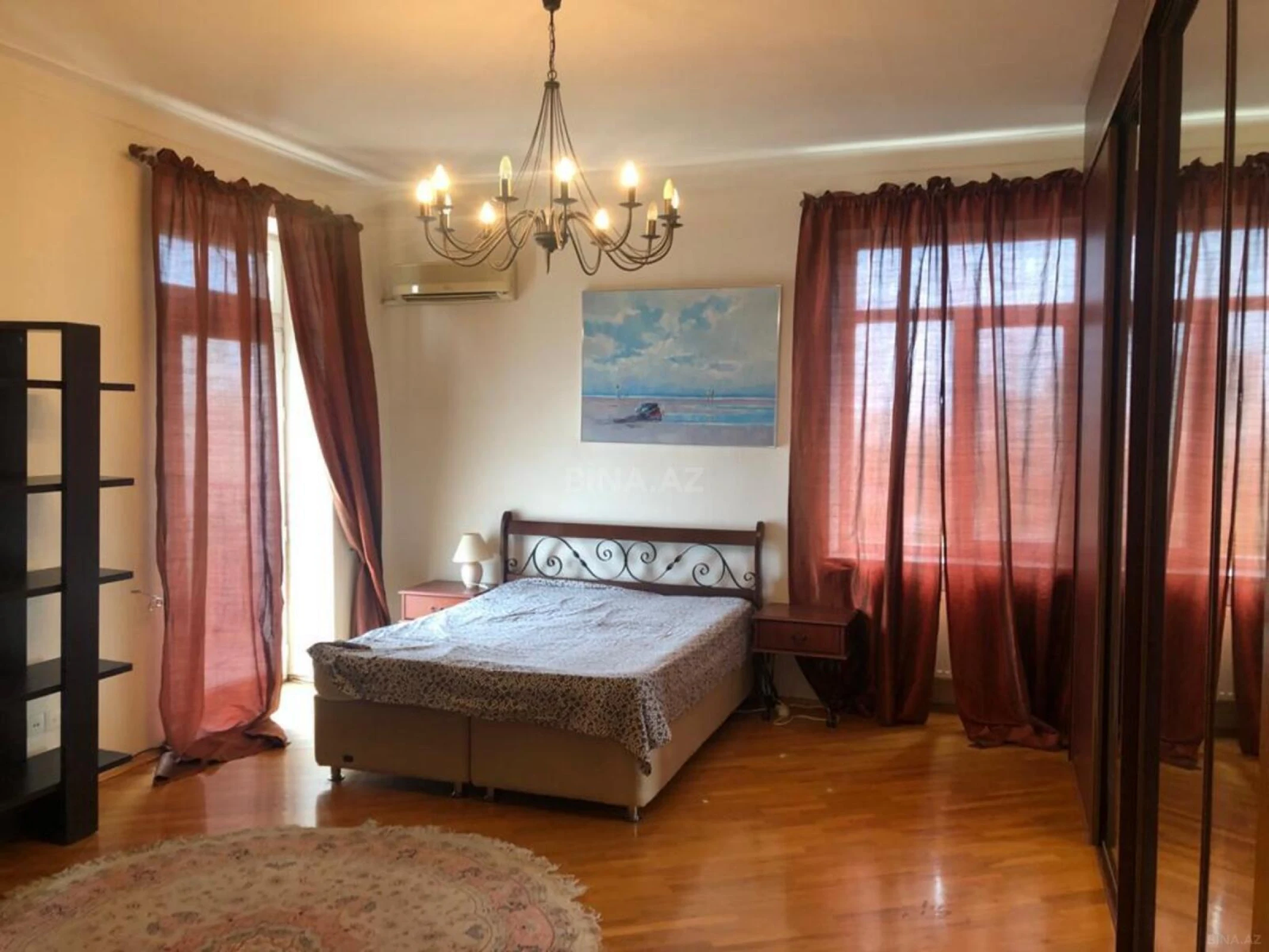 Kirayə verilir 5 otaqlı mənzil 160 m²