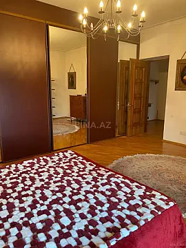 Kirayə verilir 5 otaqlı mənzil 160 m²