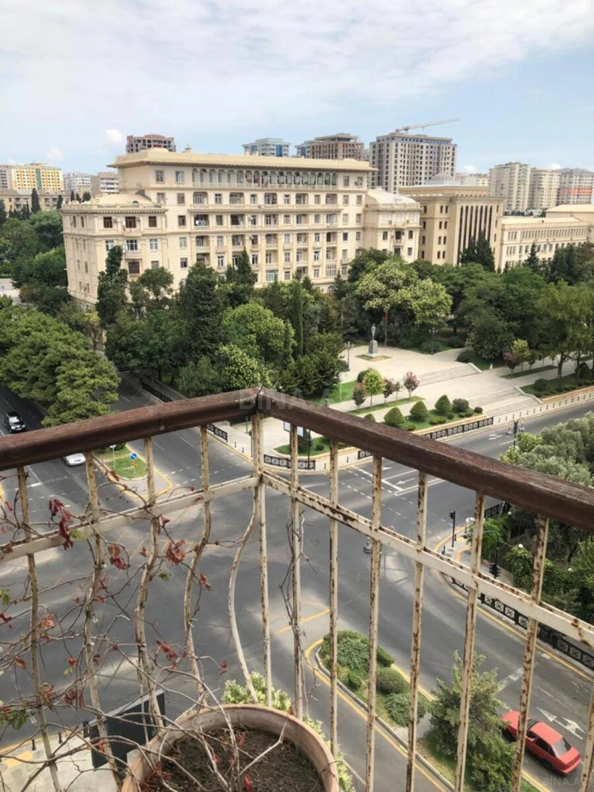Kirayə verilir 5 otaqlı mənzil 160 m²