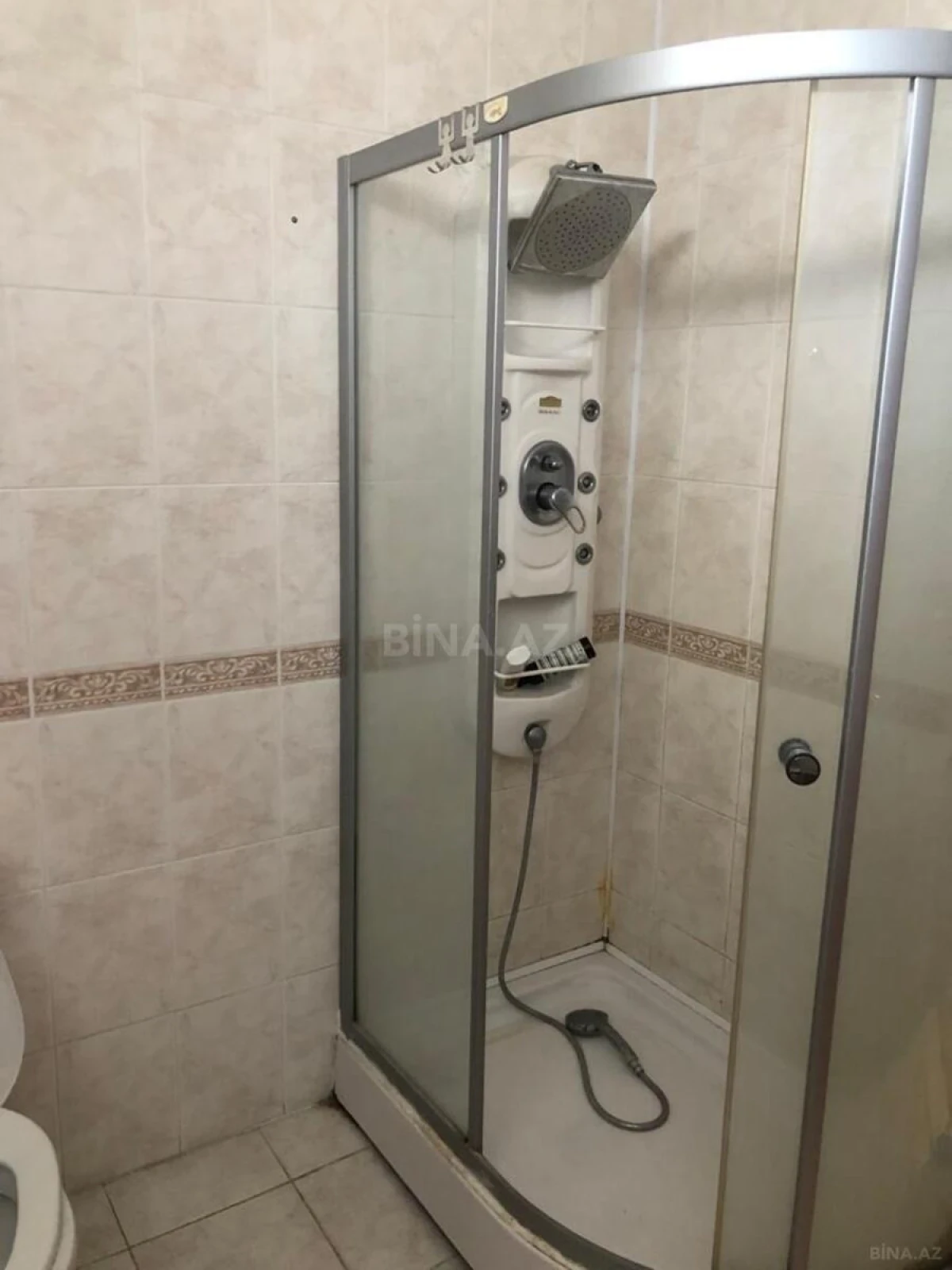 Kirayə verilir 5 otaqlı mənzil 160 m²