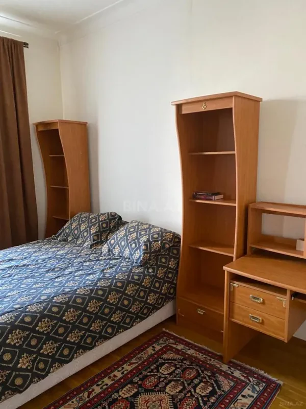 Kirayə verilir 5 otaqlı mənzil 160 m²