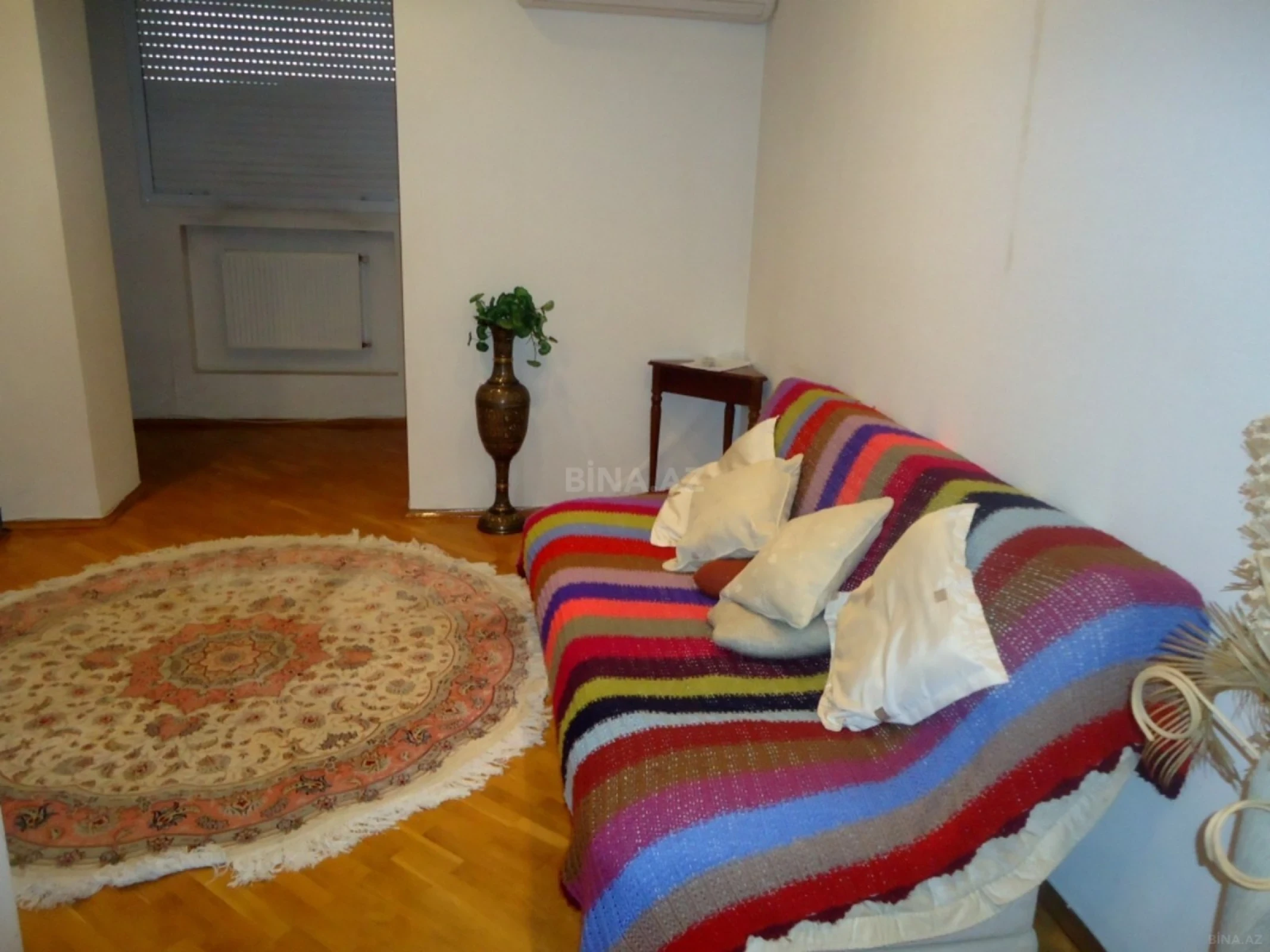 Kirayə verilir 5 otaqlı mənzil 160 m²