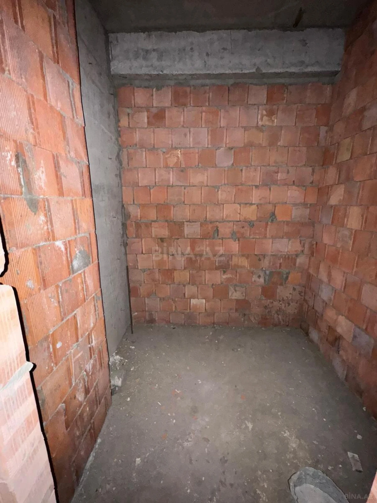 Satılır 2 otaqlı mənzil 61 m²