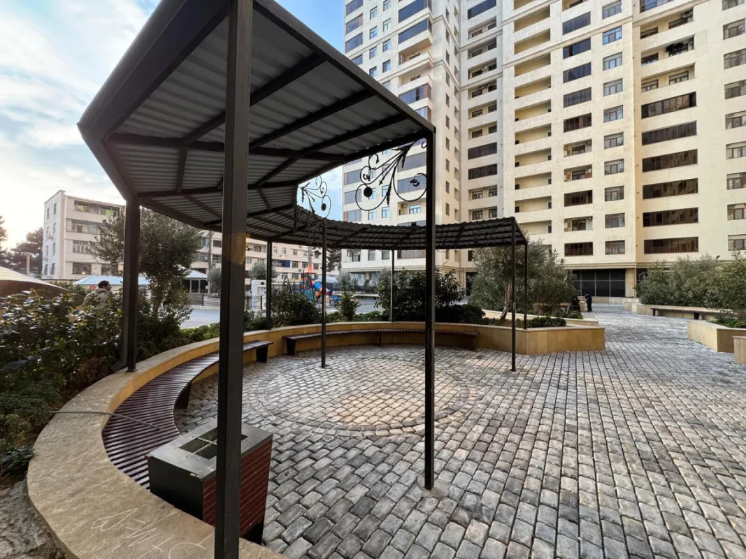 Satılır 2 otaqlı mənzil 61 m²