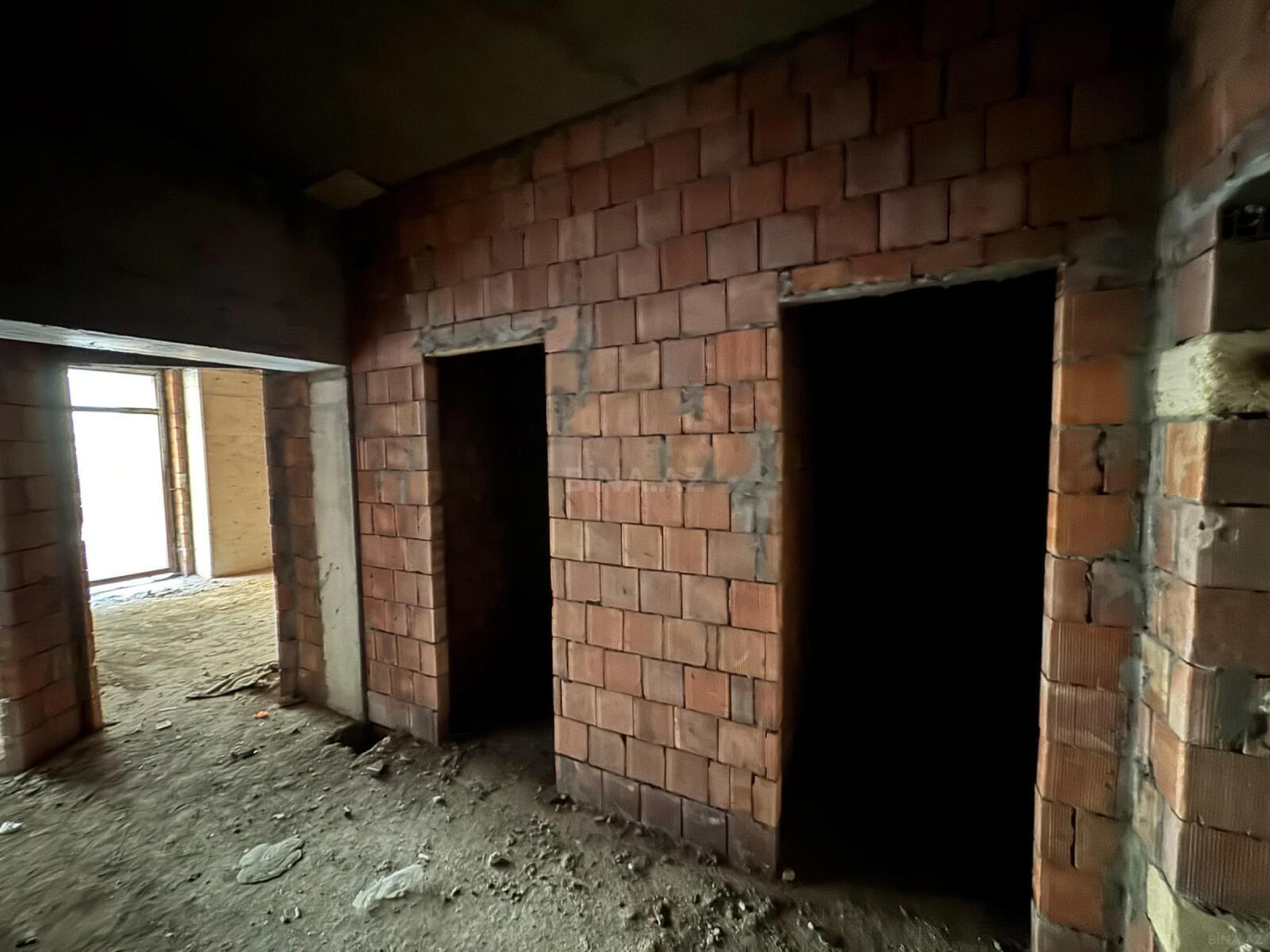 Satılır 2 otaqlı mənzil 61 m²