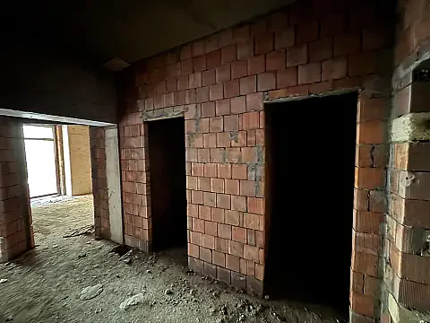 Satılır 2 otaqlı mənzil 61 m²