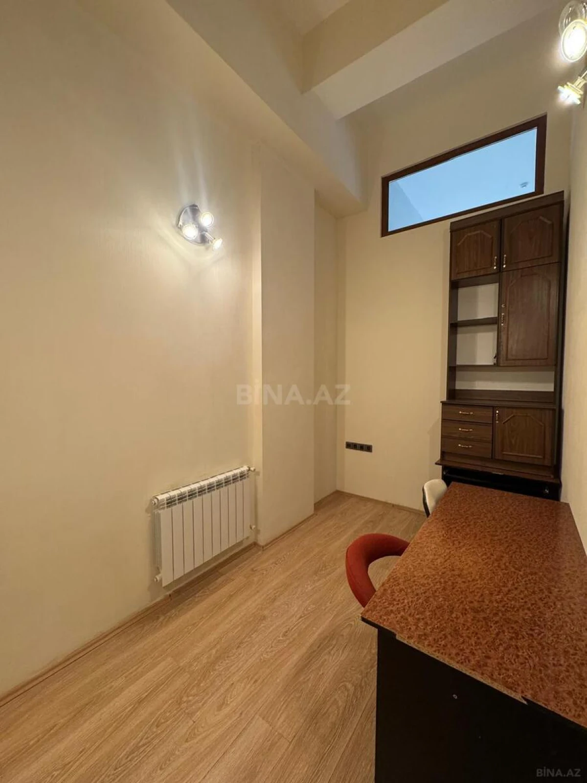 Kirayə verilir obyekt 90 m²