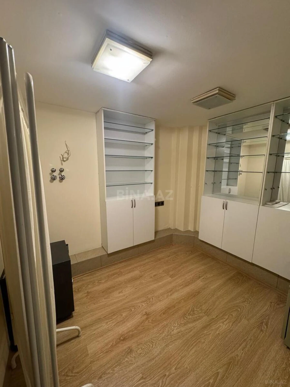 Kirayə verilir obyekt 90 m²