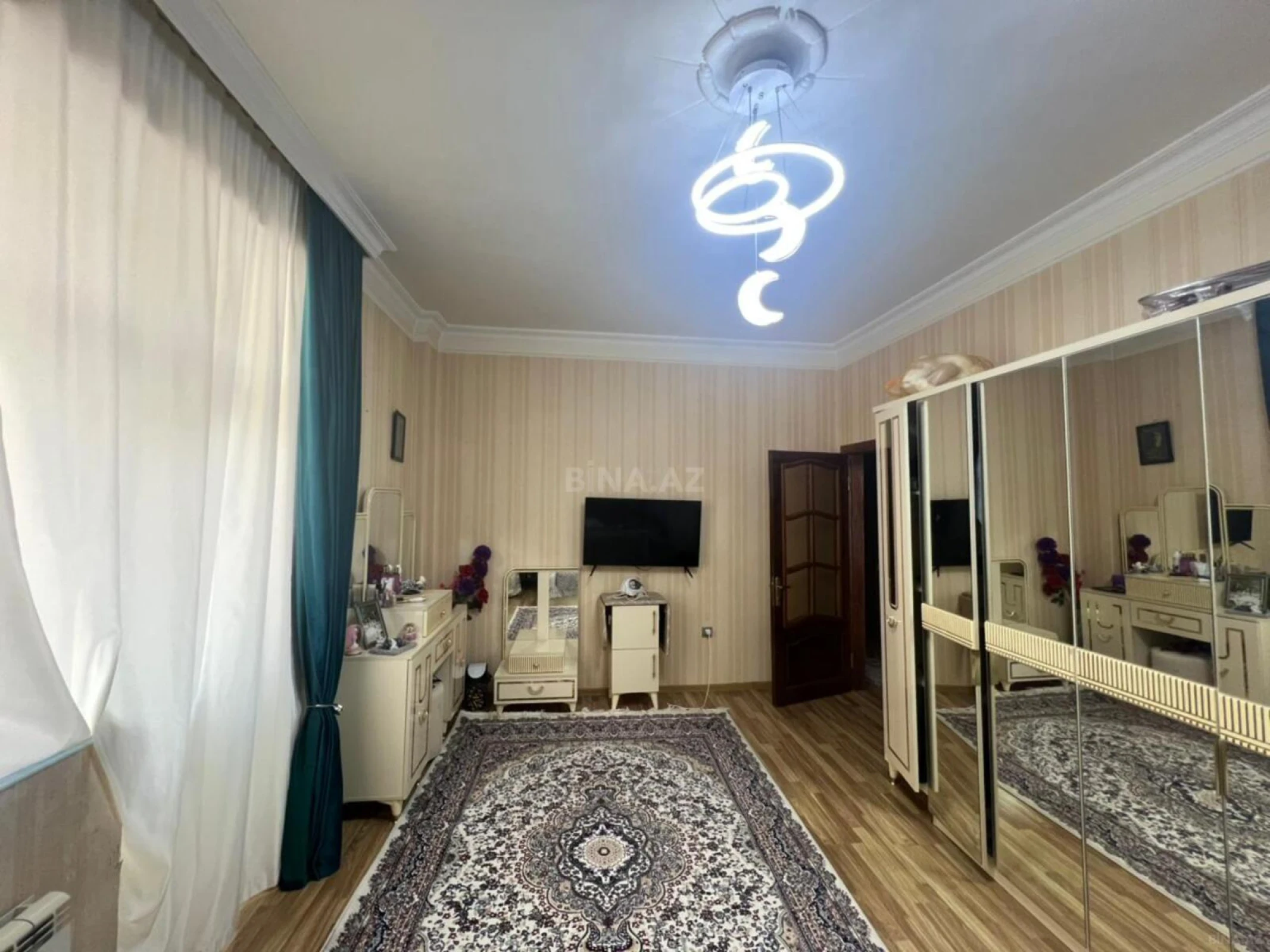 Satılır 3 otaqlı mənzil 115 m²
