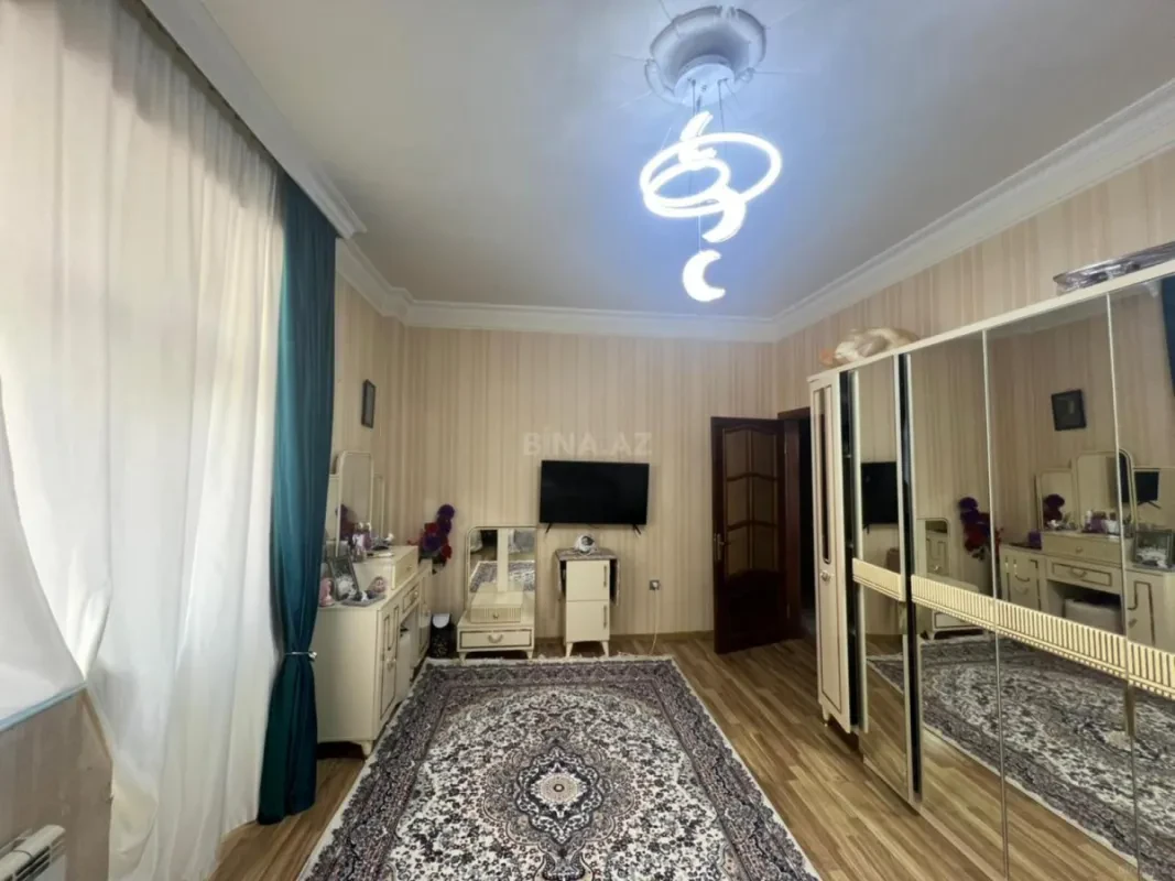 Satılır 3 otaqlı mənzil 115 m²