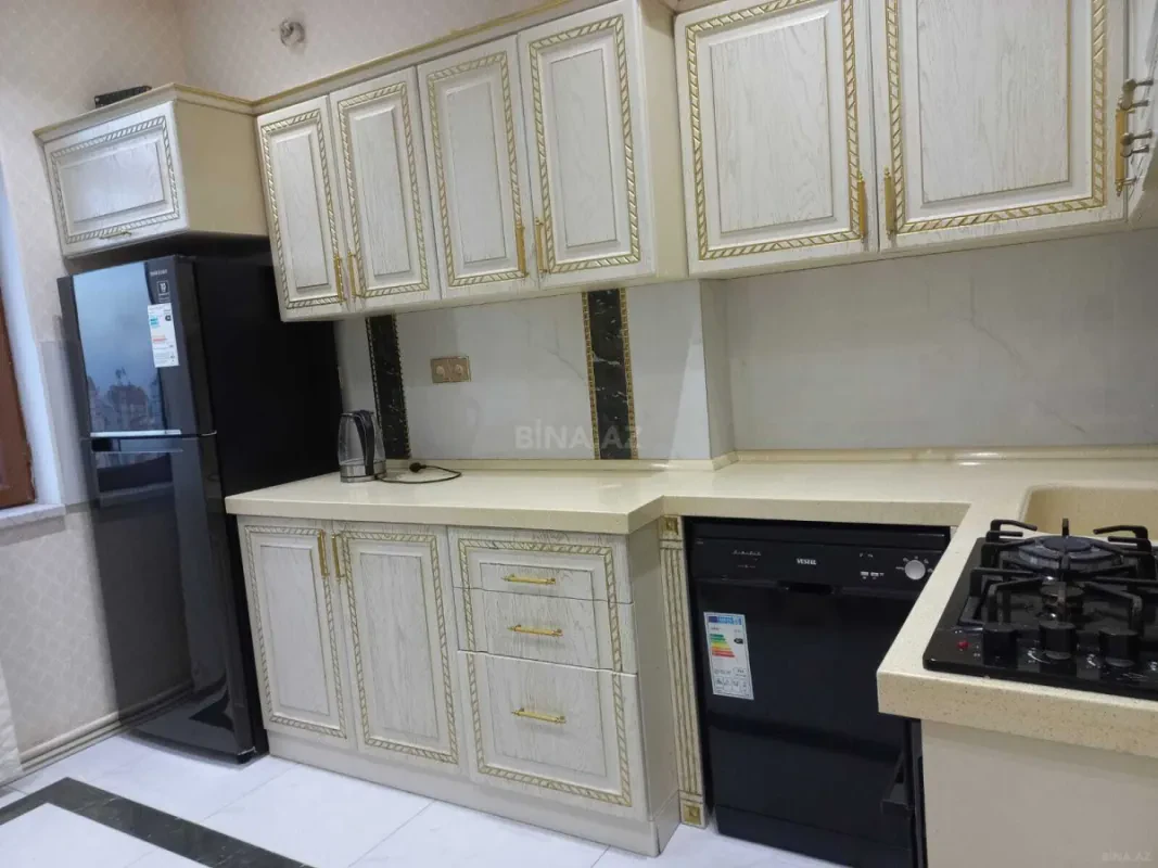 Kirayə verilir 3 otaqlı mənzil 120 m²