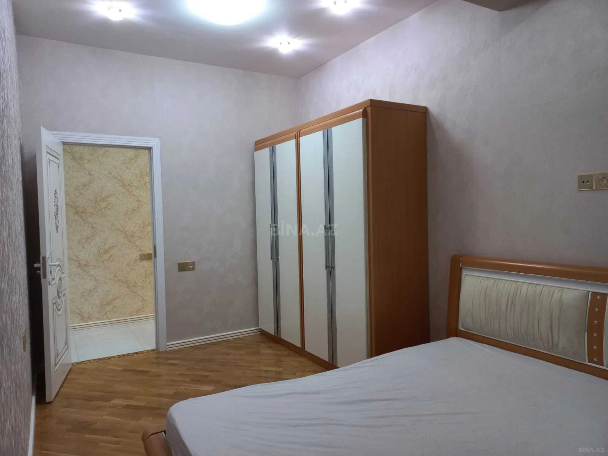 Kirayə verilir 3 otaqlı mənzil 120 m²