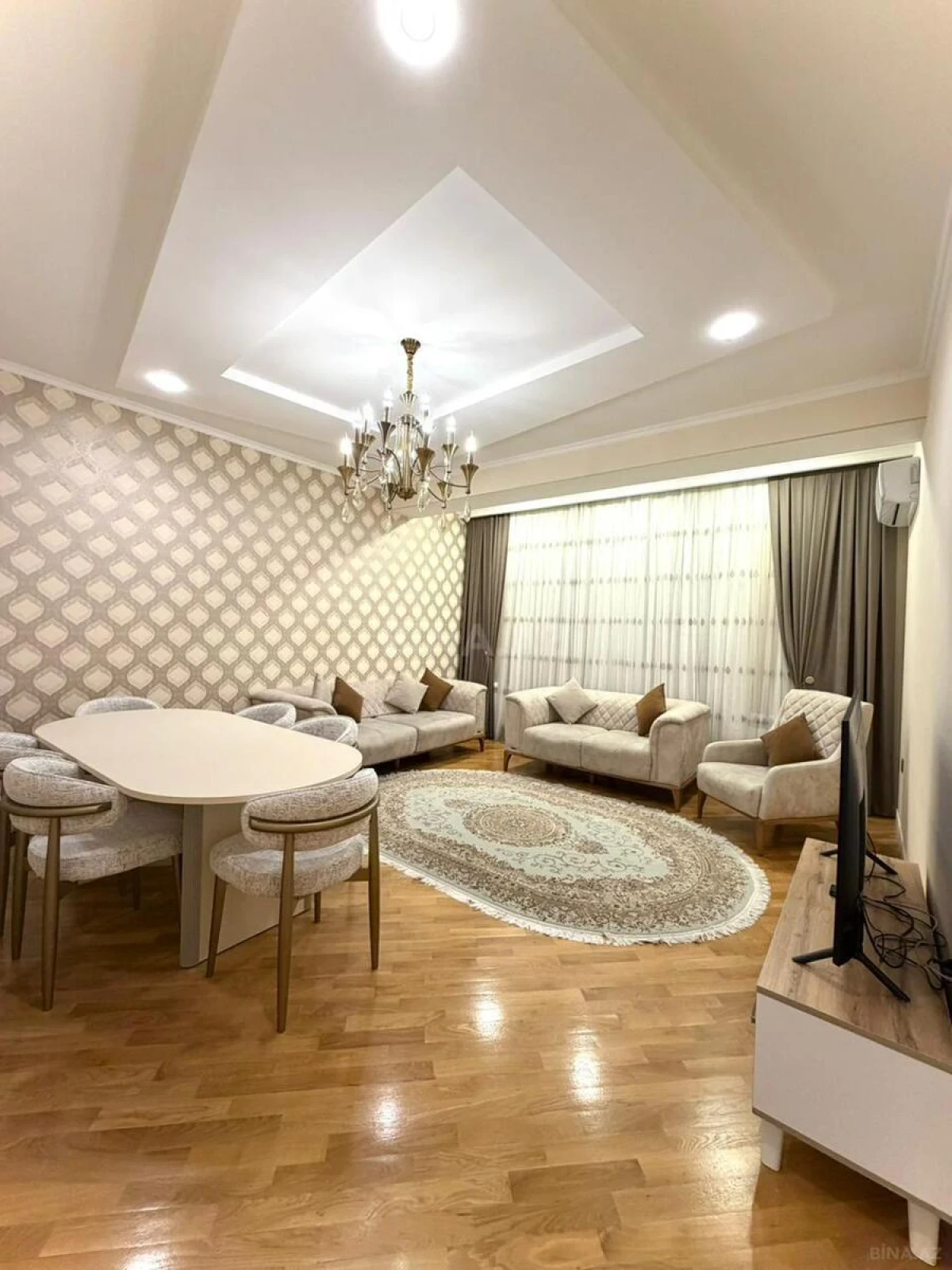 Satılır 3 otaqlı mənzil 130 m²