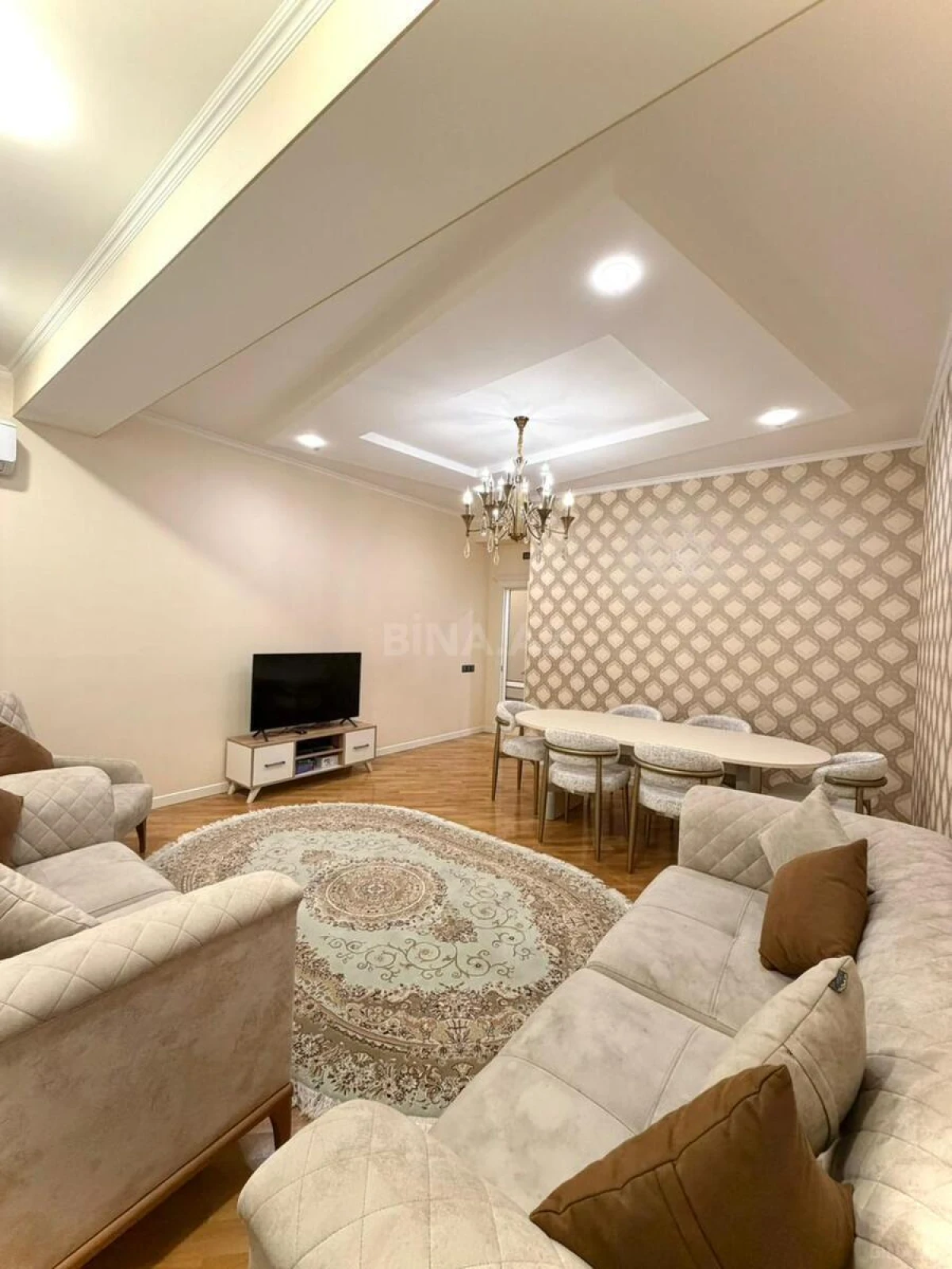 Satılır 3 otaqlı mənzil 130 m²