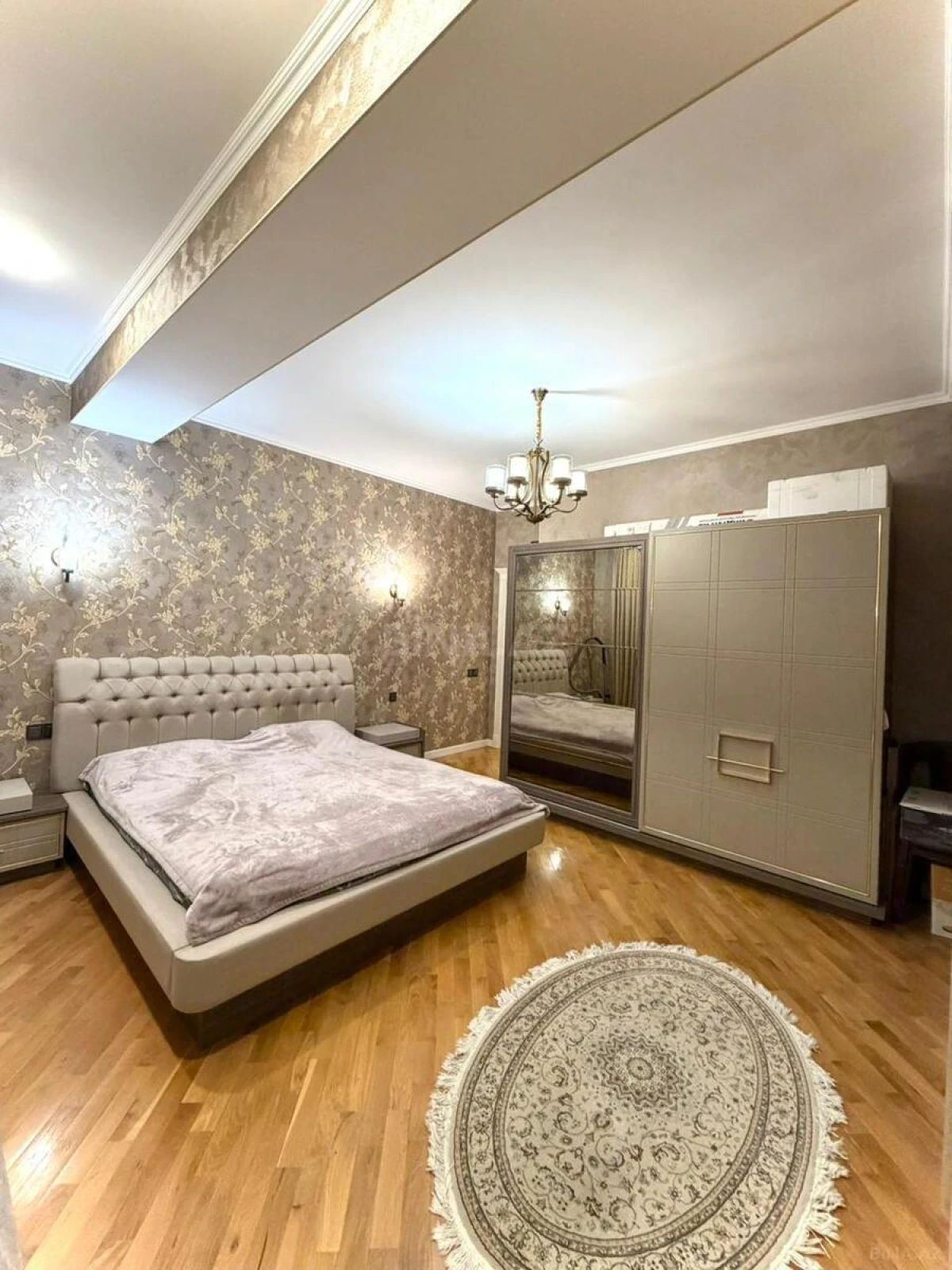 Satılır 3 otaqlı mənzil 130 m²