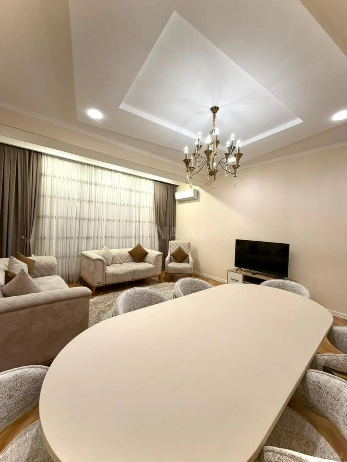 Satılır 3 otaqlı mənzil 130 m²