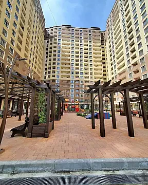 Satılır 3 otaqlı mənzil 130 m² — Bakı, İnşaatçılar 3 otaq 130.00 m²