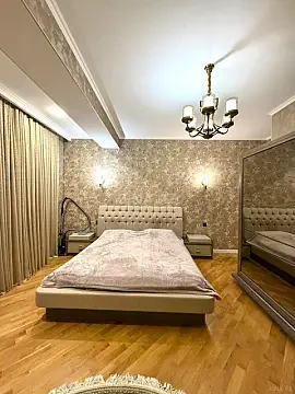 Satılır 3 otaqlı mənzil 130 m²