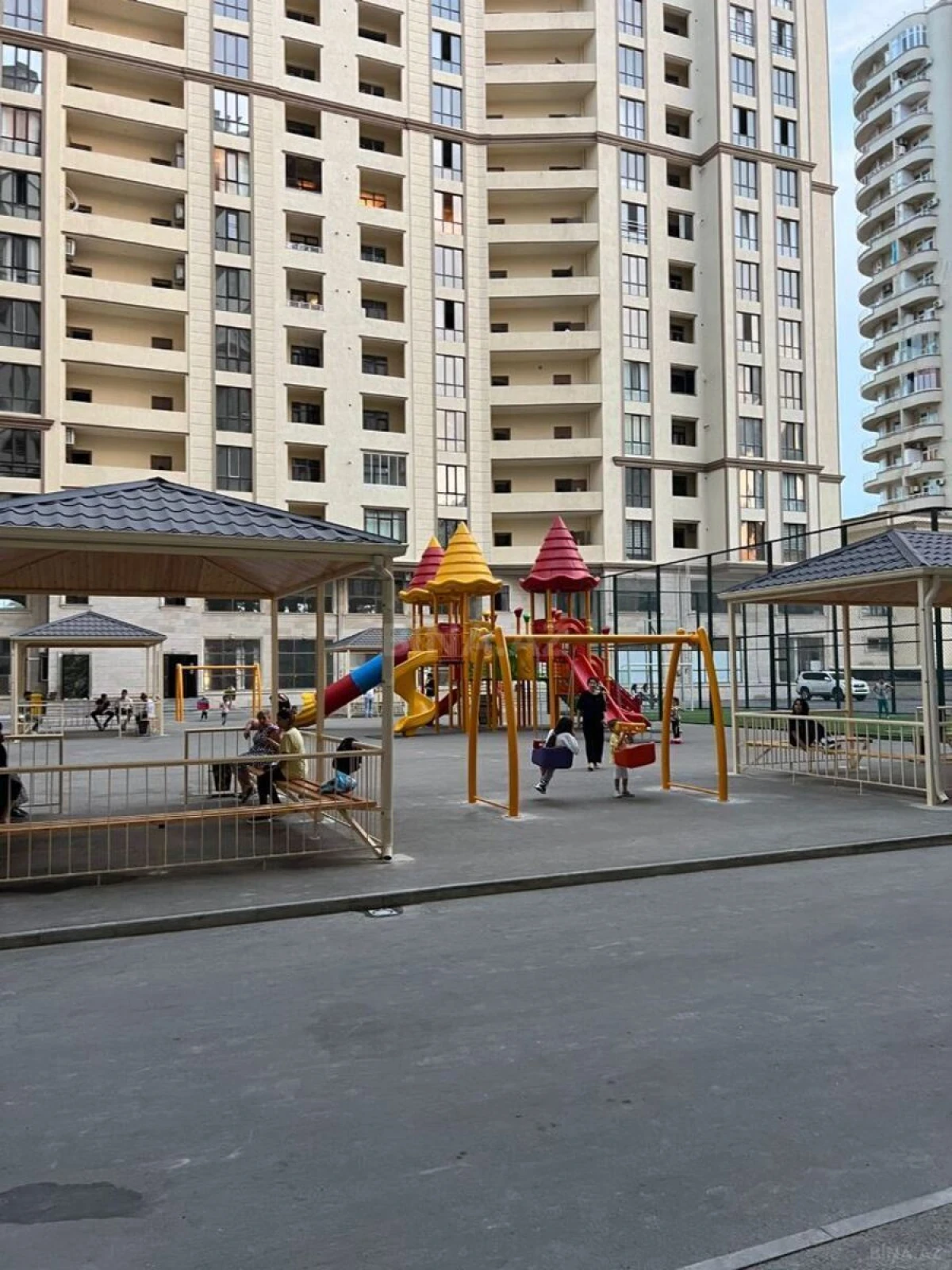 Satılır 3 otaqlı mənzil 150 m²