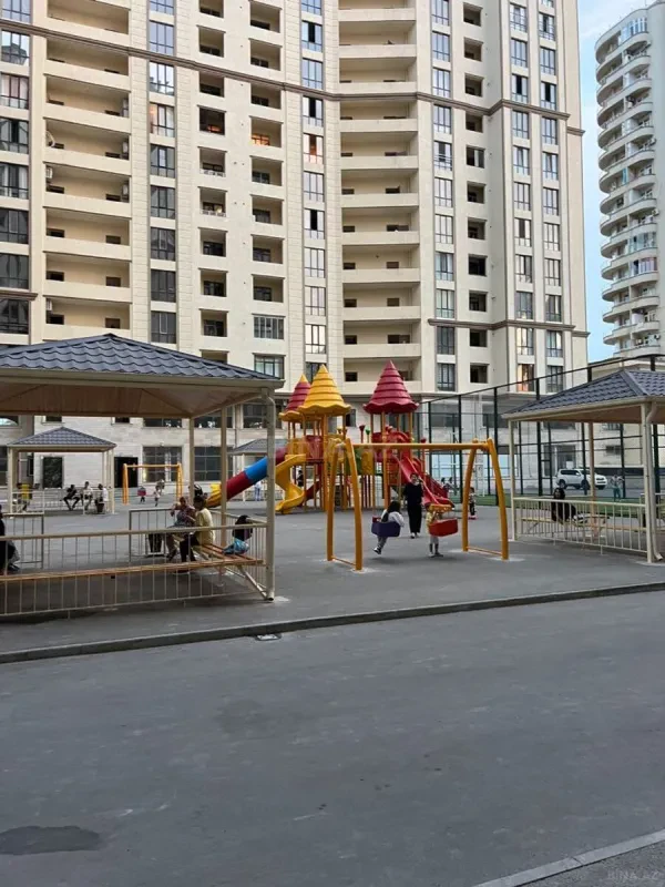 Satılır 3 otaqlı mənzil 150 m²