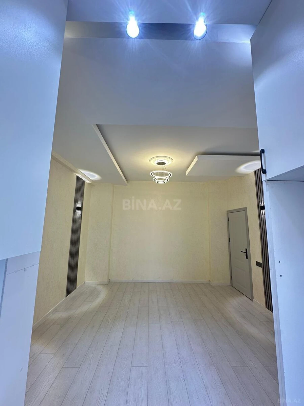Satılır 2 otaqlı mənzil 55 m²