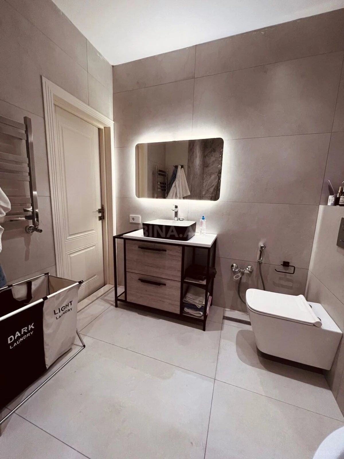 Satılır 3 otaqlı mənzil 160 m²