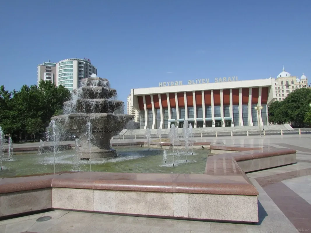 Satılır 3 otaqlı mənzil 160 m²