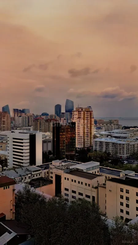 Satılır 3 otaqlı mənzil 160 m²