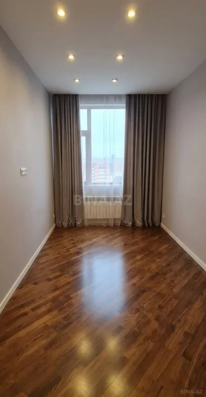 Satılır 3 otaqlı mənzil 160 m²