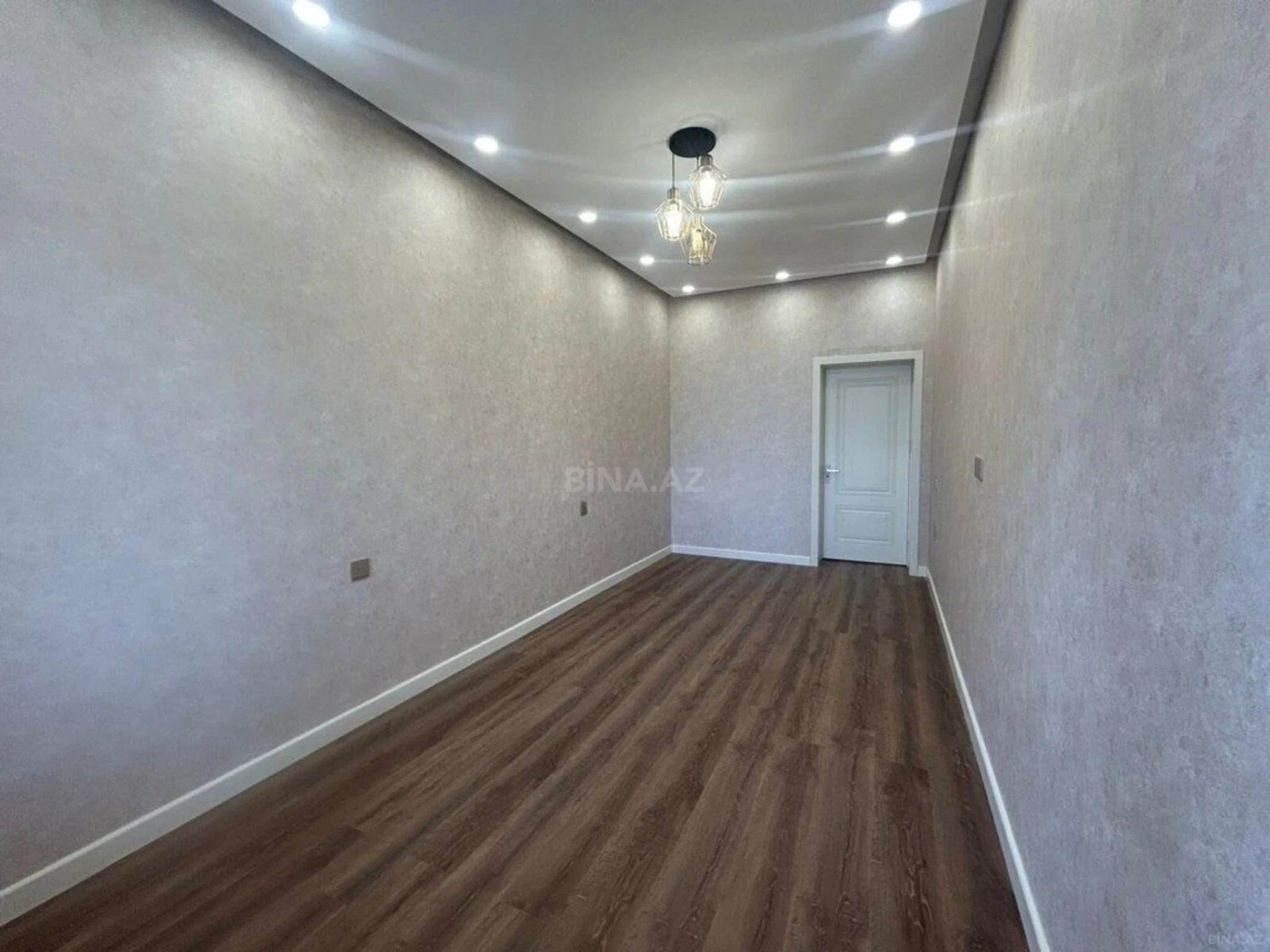 Satılır 3 otaqlı mənzil 133 m²