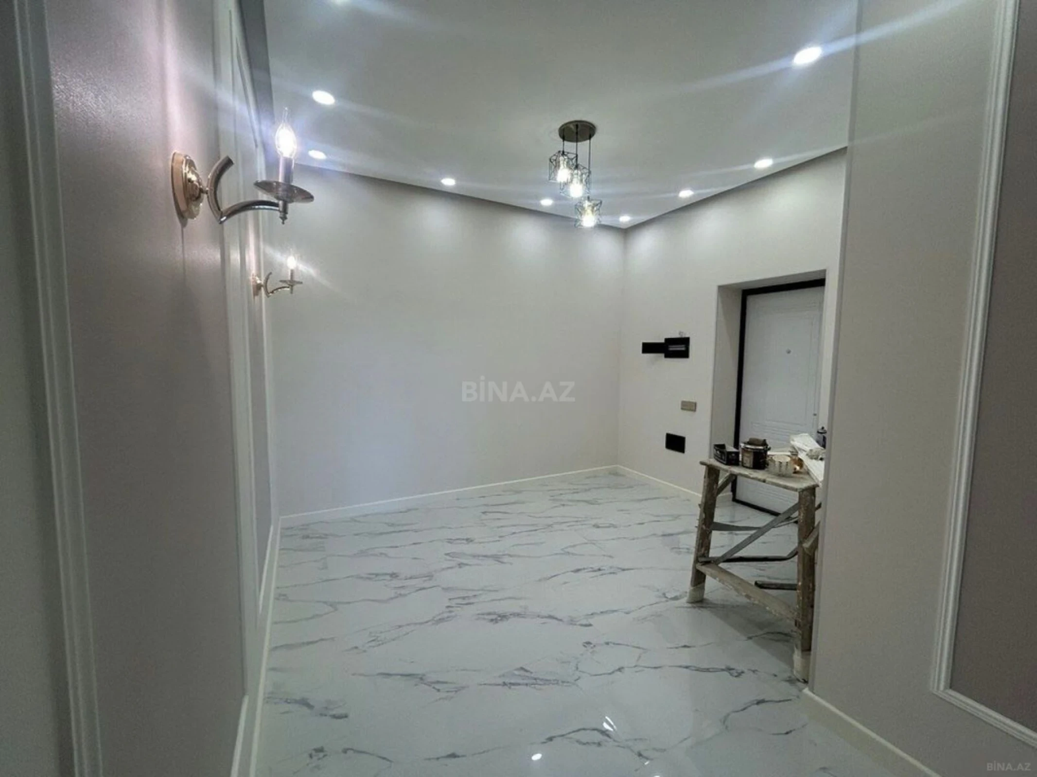 Satılır 3 otaqlı mənzil 133 m²