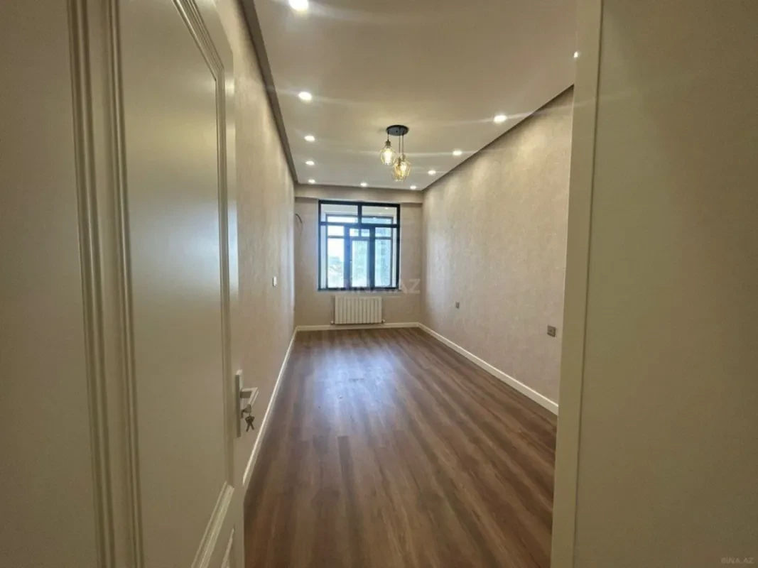 Satılır 3 otaqlı mənzil 133 m²