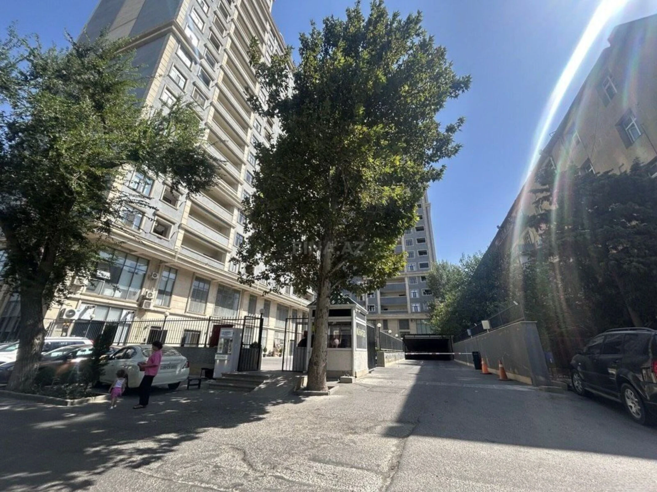 Satılır 3 otaqlı mənzil 133 m²