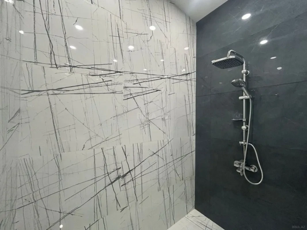 Satılır 3 otaqlı mənzil 133 m²