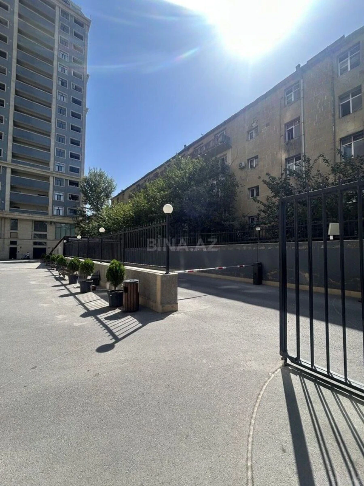Satılır 3 otaqlı mənzil 133 m²